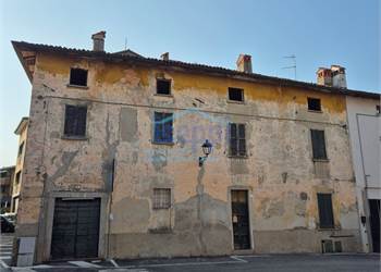 Edificio residenziale in vendita